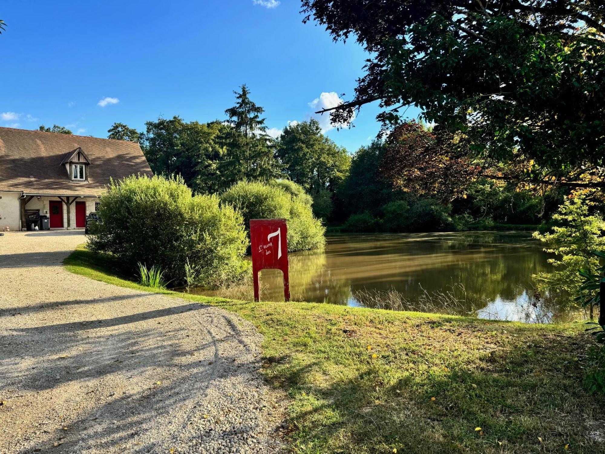 L'Etang Des 7 Hotell Le Controis-en-Sologne Eksteriør bilde